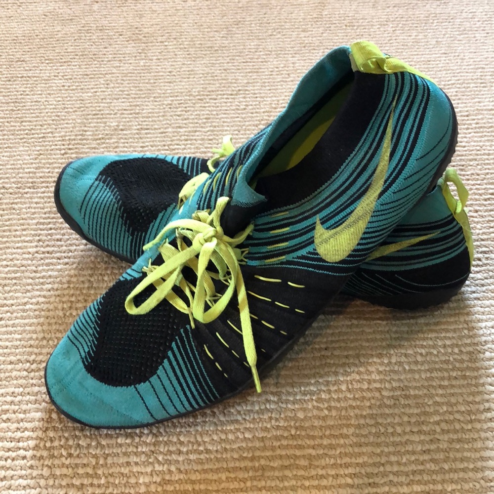 Nike FlyKnit Running Shoes